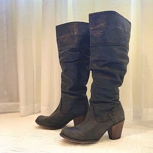 ❣️ Spanish Leather & Wood Heeled Boots  |  39 (9)